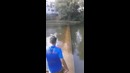 Испугался
