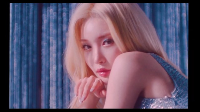 CHUNG HA – ‘Snapping’ Official Music Video