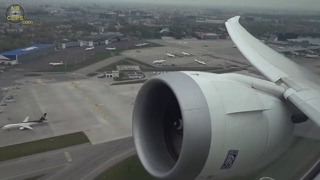Красивый взлёт Боинга 787 из аэропорта Варшавы и вид на город с высоты