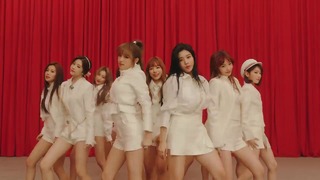 IZ*ONE (아이즈원) – La Vie en Rose (라비앙로즈) Performance Ver