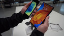 Huawei Mate Xs Unboxing – Whoa