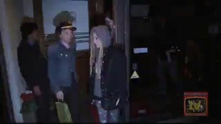 Avril Lavigne & Deryck Whibley Покинули ресторан вместе