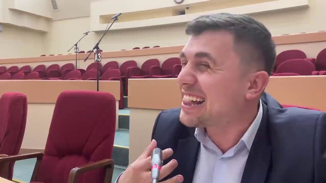 Не могут лишить мандата. Исключили из мандатной комиссии