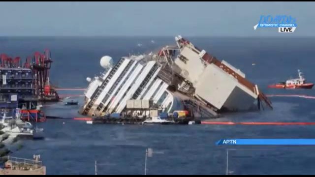Как поднимали лайнер Costa Concordia – видео операции, сжатое в одну минуту