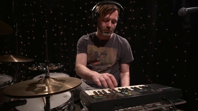 Low Roar – Easy Way Out (Live on KEXP)