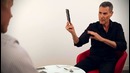 Ури Геллер пытается согнуть iPhone 6