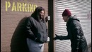 Парикмахер мутит стрижки бездомным по выходным