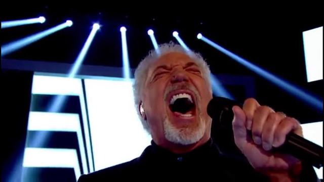 Exclusive Coach Performance – The Voice UK 2014