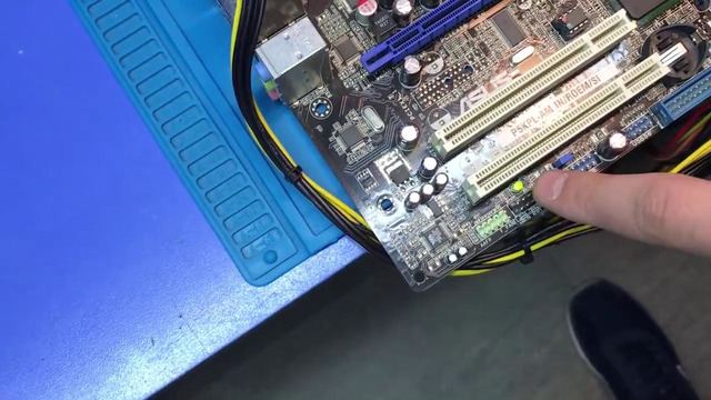 Клиент вставил неисправную флешку в usb порт asus p5kpl | не включатся с кнопки мать es0nic h55kbl