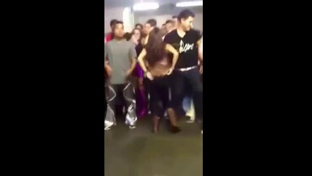 Шикарные клубные танцы в Мексики