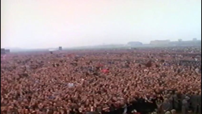 Концерт металлики сколько человек. Metallica - Monsters of Rock, Moscow 1991. Металлика в Тушино 1991. Концерт металлики в Тушино 1991. Монстры рока в Тушино 1991.