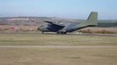Самолет приземляется Слишком Рано Перд взлетно посадочной полосой