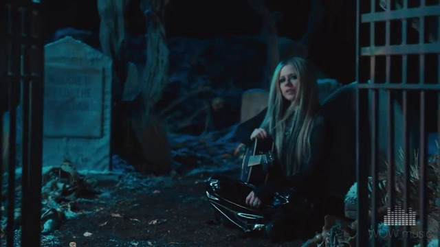 Avril Lavigne Feat. MOD SUN Feat. – Flames