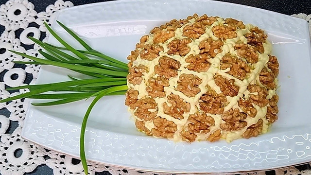 Салат «АНАНАС» – рецепт эффектного и вкусного праздничного салата