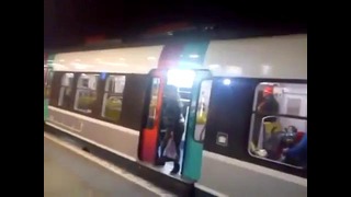 Женщину пнули в метро