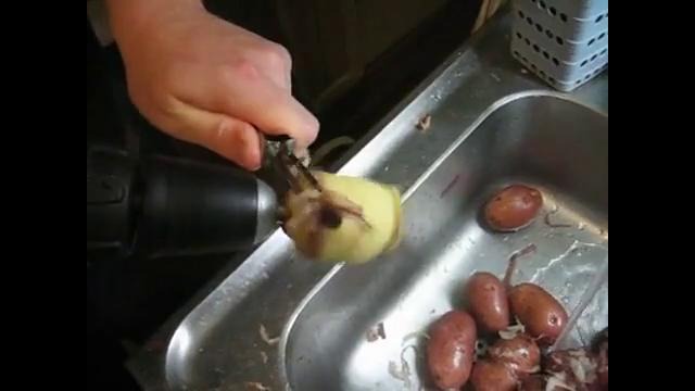 Как почистить картошку дрелью