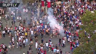 Париж празднует победу сборной Франции на чемпионате мира по футболу