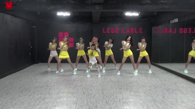 [Special] MOMOLAND – BAAM Dance Video (With Na Haeun)