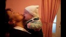 У малыша зубы лезут