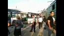 Автобус попытался проскочить перед поездом и не успел