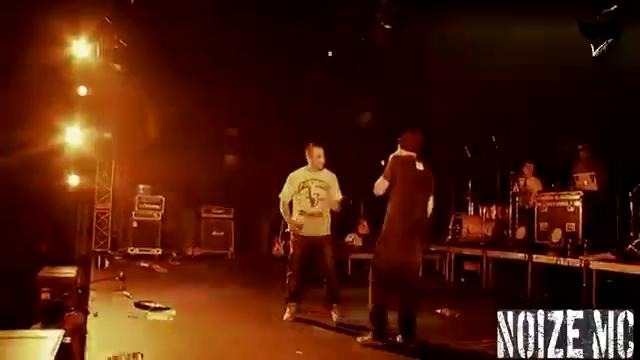 Noize MC feat. Карандаш – Hellp (Arena Moscow 18.09.2011)