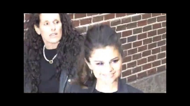Selena Gomez Arrives Late Show With David Letterman in New York