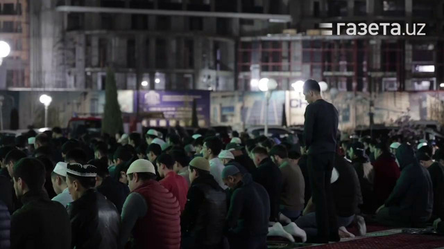Чтение молитвы таравих в мечети «Минор» в Ташкенте