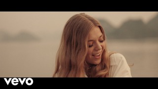Becky Hill – Sunrise In The East (Official Video)