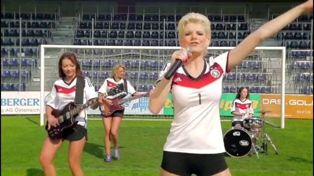 Melanie Müller – Deutschland schießt ein Tor! (Official Music Video)