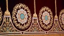 Золотошвейное портьер для сцены зала Туркистон
