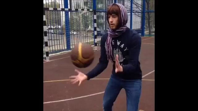 Баскетбол – как играют девушки и парни
