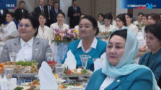Шавкат Мирзиёев принял участие в торжественной церемонии, посвящённой Международному женскому дню