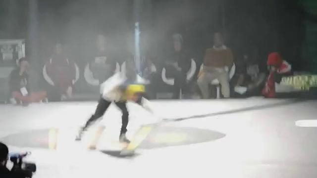 Unbelievable 6 Year Old Girl Break Dancing