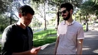 Linkin Park – Going Old School: The Guys Pass Out Flyers For Their Show