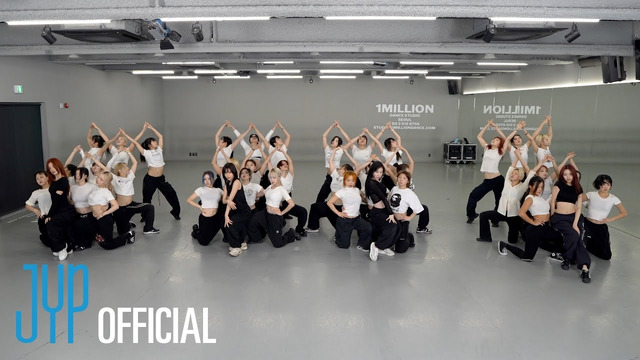 ITZY ‘BORN TO BE’ Dance Practice