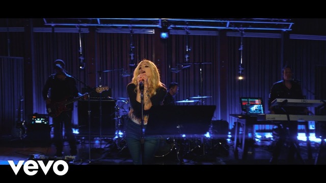 Avril Lavigne “Dumb Blonde” | Live from Honda Stage at Henson Recording Studios