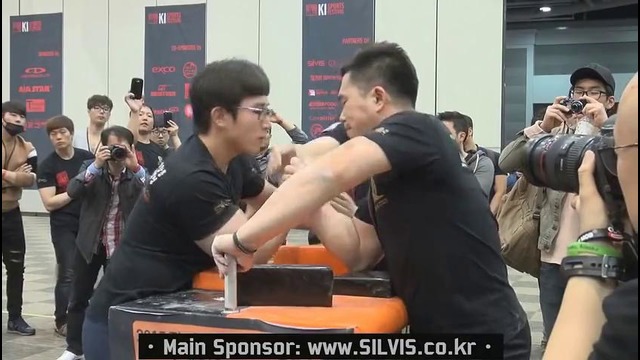Korean Arm Wrestler Hong Ji Seung