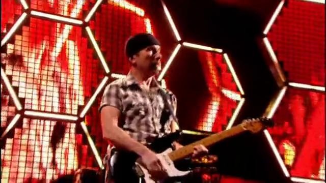 Muse – Where The Streets Have No Name (feat. The Edge) live @ Glastonbury 2010