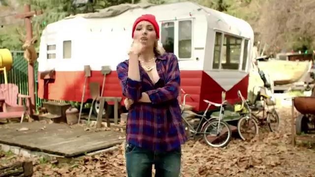 Skylar Grey feat. Eminem – C’mon Let Me Ride