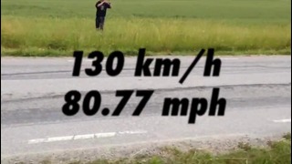 Прыжок через Lamborghini, мчащейся на скорости 130 км/ч