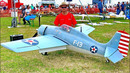Гигантская радиоуправляемая модель истребителя F4F WILDCAT