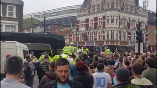 Фанаты “Вест Хэма” атаковали автобус “Манчестер Юнайтед