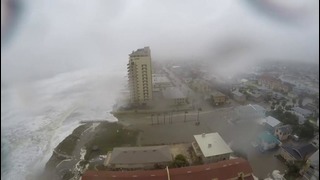 Таймлапс урагана на берегу моря