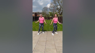 World Class Duo Perform Spectacular Jump Rope Tricks
