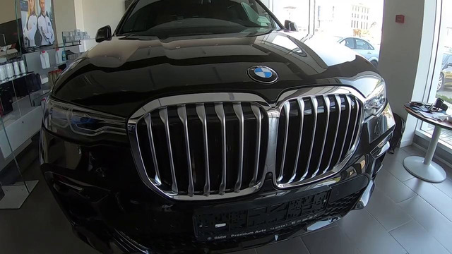 BMW X7 2020-yil o`zgarishlari va avtomobilda e`tiborni jalb qilgan funksiyalari