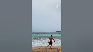 This guy’s frisbee skills are out of the world