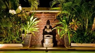 Статуи Будды в интерьере