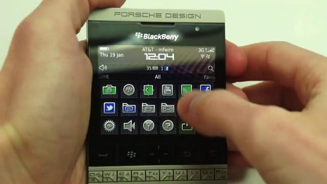 Blackberry Porsche P’9981 (review)