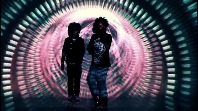 Les Twins, Turf Feinz, Bailrok и проекции на стене
