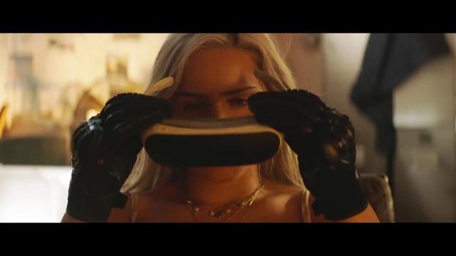 David Guetta feat Anne-Marie – Don’t Leave Me Alone (Official Video 2k18!)